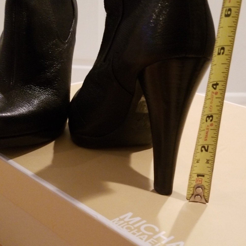 Boots - Picture 7 of 8